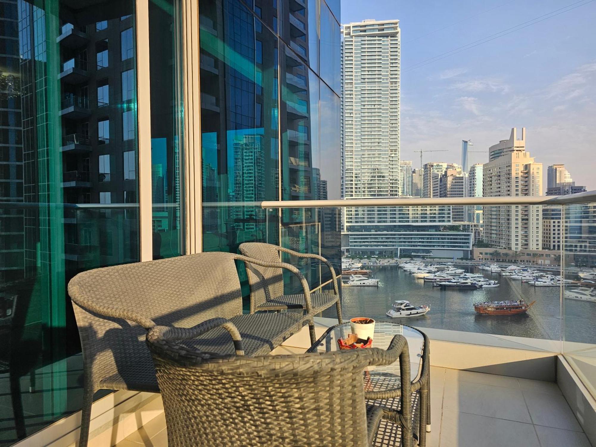 Luxurious Large 2br With Marina And Sea Views Appartement *